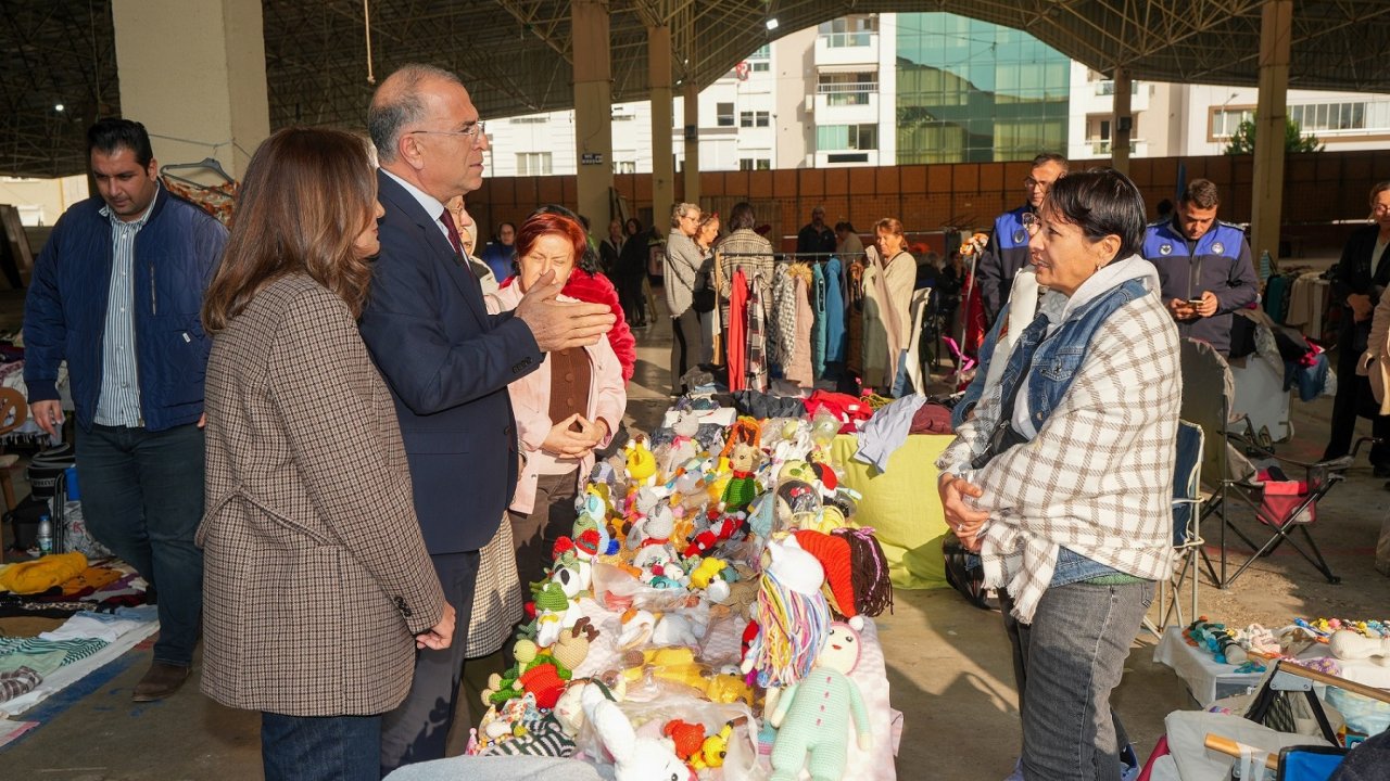 Gaziemir Belediyesi kadınlara destek veriyor: El Emeği ve Satış Pazarı